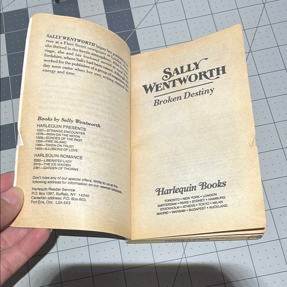 Sally Wentworth 'Broken Destiny' Book - Picture 6 of 7
